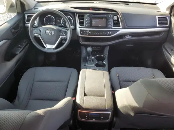 5TDBZRFH3JS487175 2018 TOYOTA HIGHLANDER - Image 8