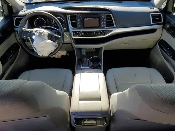 5TDBZRFH3JS488861 2018 TOYOTA HIGHLANDER - Image 8