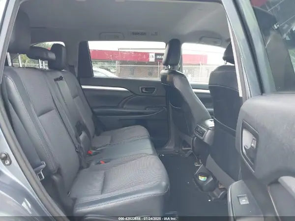 5TDBZRFH3JS806347 2018 TOYOTA HIGHLANDER - Image 8