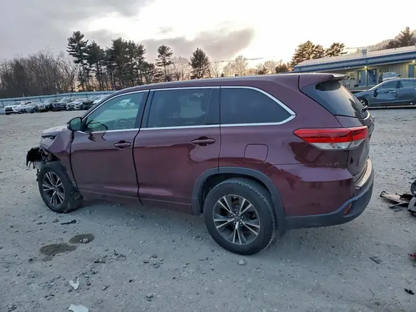 5TDBZRFH3JS806493 2018 TOYOTA HIGHLANDER - Image 2