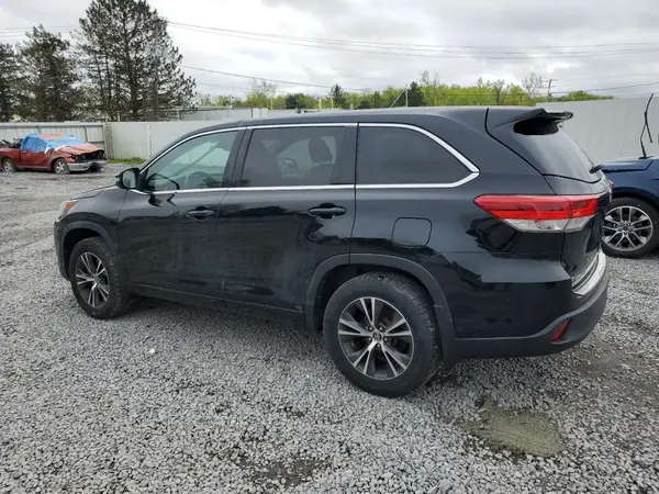 5TDBZRFH3JS817557 2018 TOYOTA HIGHLANDER - Image 2