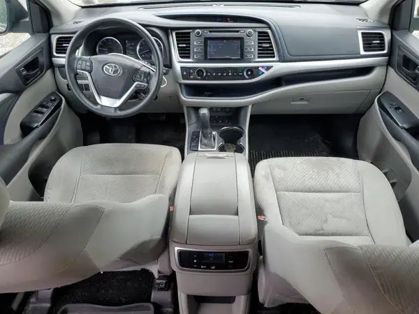 5TDBZRFH3JS817557 2018 TOYOTA HIGHLANDER - Image 8