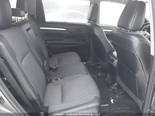 5TDBZRFH3JS824086 2018 TOYOTA HIGHLANDER - Image 8