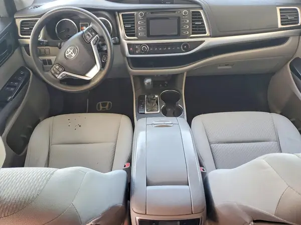 5TDBZRFH3JS832558 2018 TOYOTA HIGHLANDER - Image 8