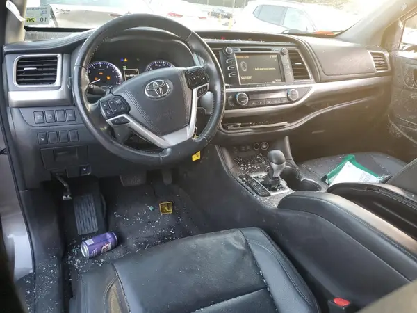 5TDBZRFH3JS862563 2018 TOYOTA HIGHLANDER - Image 8