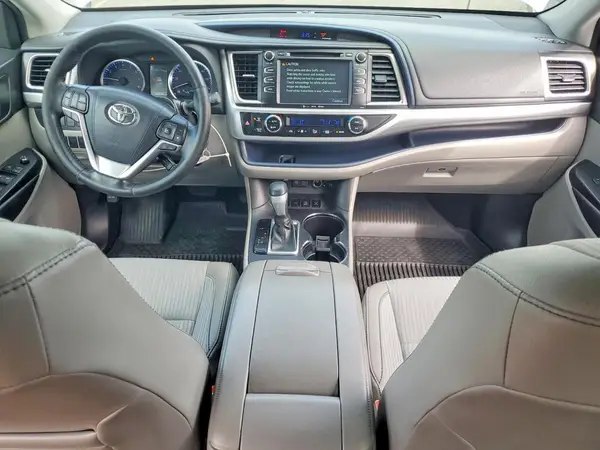 5TDBZRFH3JS865513 2018 TOYOTA HIGHLANDER - Image 8