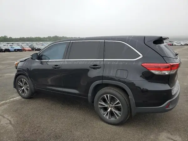 5TDBZRFH3JS871179 2018 TOYOTA HIGHLANDER - Image 2