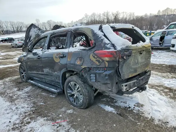 5TDBZRFH3JS874924 2018 TOYOTA HIGHLANDER - Image 2