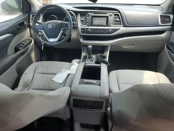 5TDBZRFH3JS875040 2018 TOYOTA HIGHLANDER - Image 8