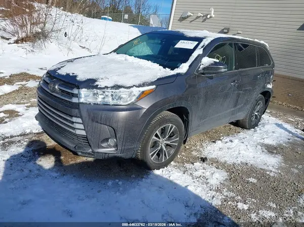 5TDBZRFH3JS879217 2018 TOYOTA HIGHLANDER - Image 2