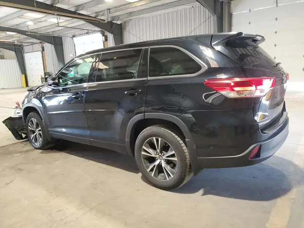 5TDBZRFH3JS881503 2018 TOYOTA HIGHLANDER - Image 2