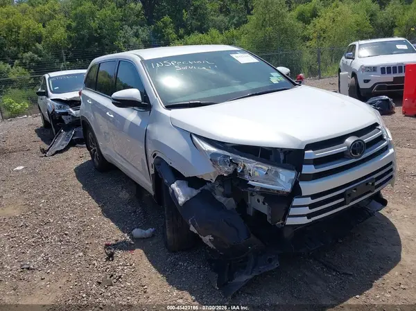 5TDBZRFH3JS893134 2018 TOYOTA HIGHLANDER - Image 1