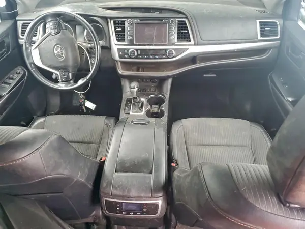 5TDBZRFH3JS894297 2018 TOYOTA HIGHLANDER - Image 8