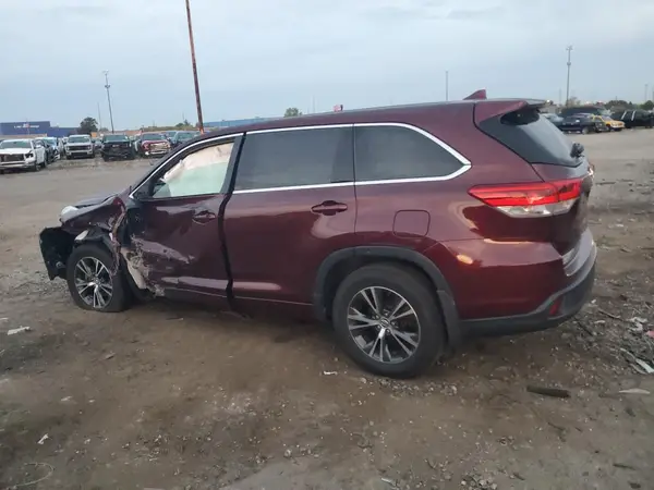 5TDBZRFH3JS897314 2018 TOYOTA HIGHLANDER - Image 2
