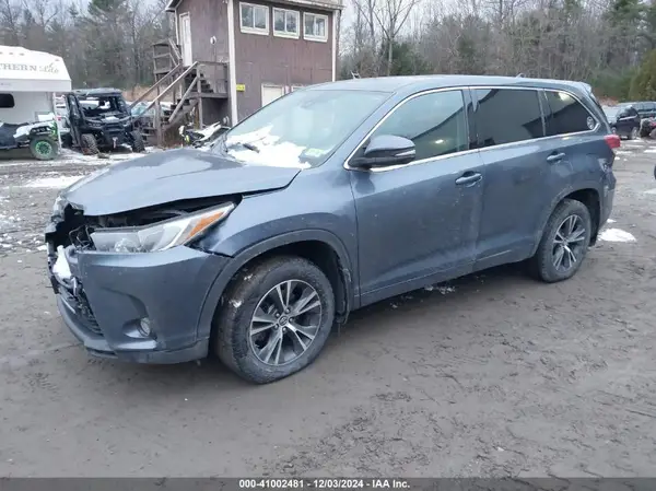 5TDBZRFH3JS898771 2018 TOYOTA HIGHLANDER - Image 2