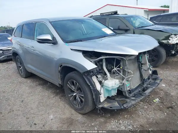 5TDBZRFH3JS900597 2018 TOYOTA HIGHLANDER - Image 1