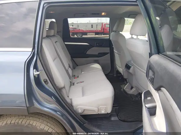 5TDBZRFH3JS907369 2018 TOYOTA HIGHLANDER - Image 8