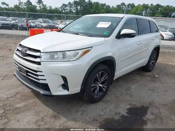 5TDBZRFH3JS913091 2018 TOYOTA HIGHLANDER - Image 2