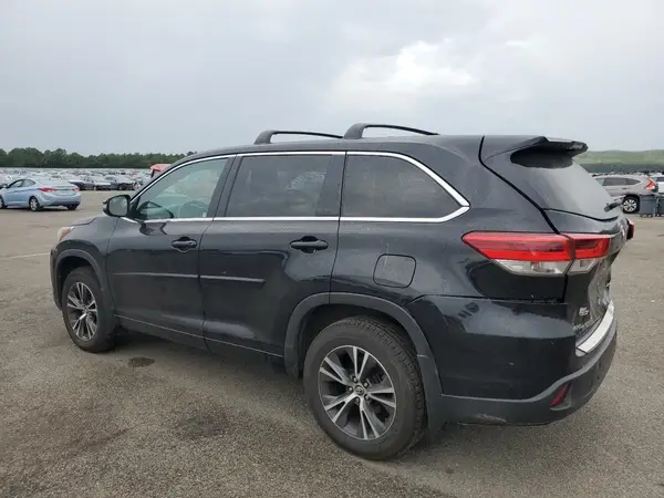 5TDBZRFH3JS913463 2018 TOYOTA HIGHLANDER - Image 2