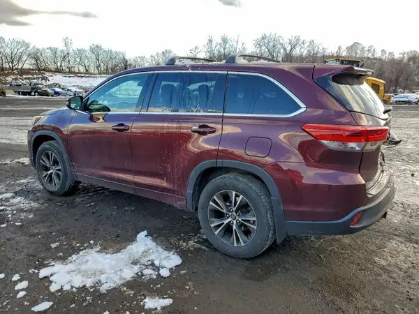 5TDBZRFH3JS914922 2018 TOYOTA HIGHLANDER - Image 2