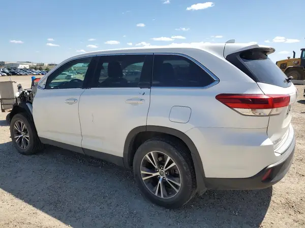 5TDBZRFH3KS708176 2019 TOYOTA HIGHLANDER - Image 2