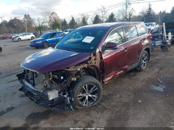 5TDBZRFH3KS724720 2019 TOYOTA HIGHLANDER - Image 2