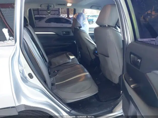 5TDBZRFH3KS726290 2019 TOYOTA HIGHLANDER - Image 8