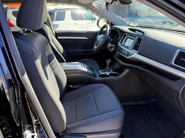 5TDBZRFH3KS745194 2019 TOYOTA HIGHLANDER - Image 8