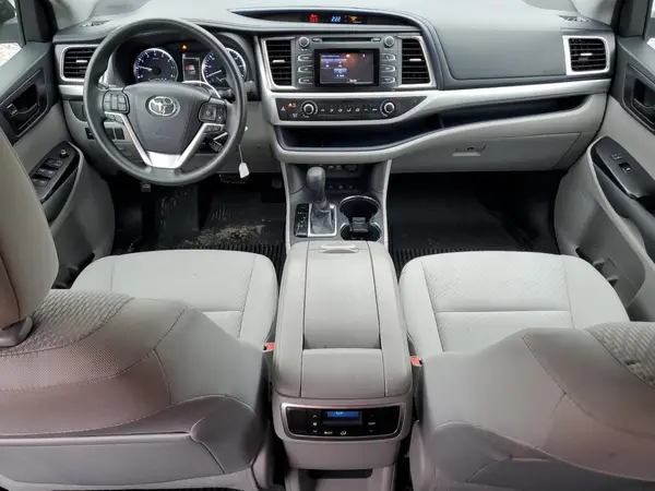 5TDBZRFH3KS915988 2019 TOYOTA HIGHLANDER - Image 8