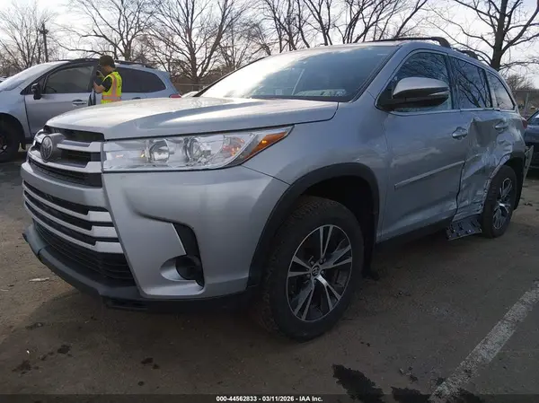 5TDBZRFH3KS916218 2019 TOYOTA HIGHLANDER - Image 2