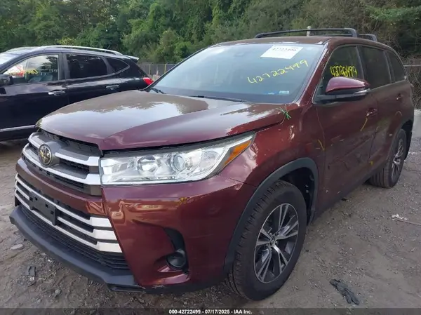 5TDBZRFH3KS917983 2019 TOYOTA HIGHLANDER - Image 2