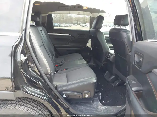 5TDBZRFH3KS939739 2019 TOYOTA HIGHLANDER - Image 8