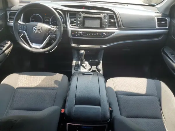 5TDBZRFH3KS940096 2019 TOYOTA HIGHLANDER - Image 8
