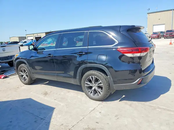 5TDBZRFH3KS948649 2019 TOYOTA HIGHLANDER - Image 2