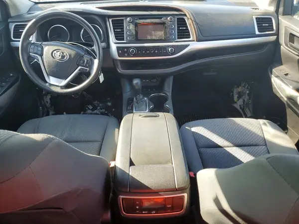 5TDBZRFH3KS951616 2019 TOYOTA HIGHLANDER - Image 8