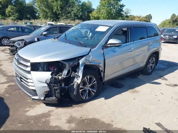 5TDBZRFH3KS956251 2019 TOYOTA HIGHLANDER - Image 2
