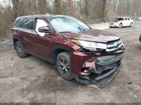 5TDBZRFH3KS960526 2019 TOYOTA HIGHLANDER - Image 1
