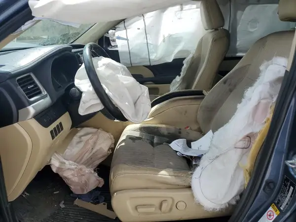 2019 TOYOTA HIGHLANDER auction photo 7