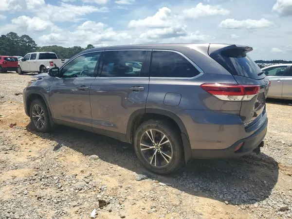 5TDBZRFH3KS961773 2019 TOYOTA HIGHLANDER - Image 2