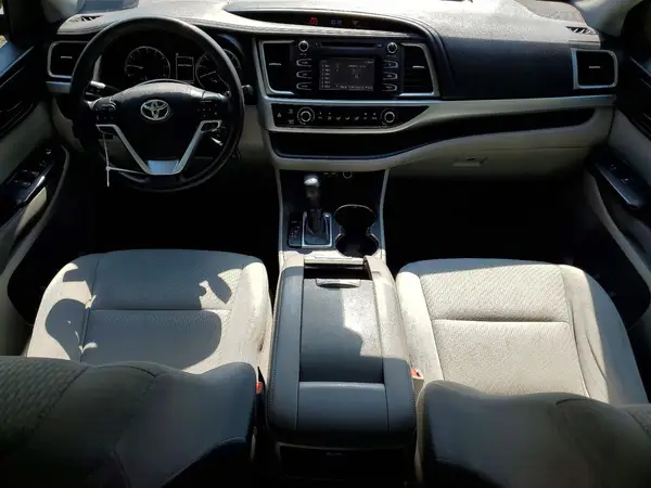 5TDBZRFH3KS962468 2019 TOYOTA HIGHLANDER - Image 8