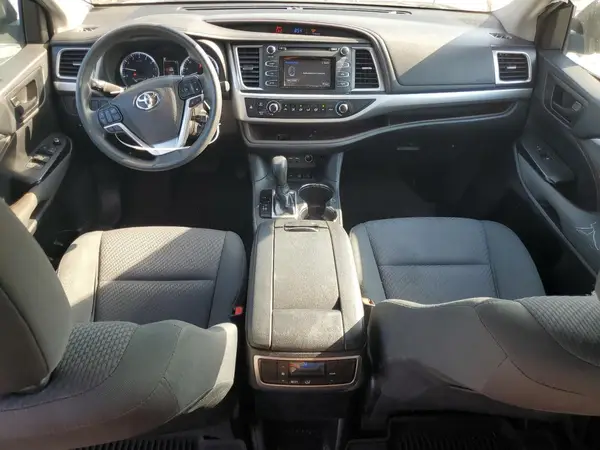 5TDBZRFH3KS963555 2019 TOYOTA HIGHLANDER - Image 8
