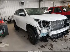 5TDBZRFH3KS969422 2019 TOYOTA HIGHLANDER
