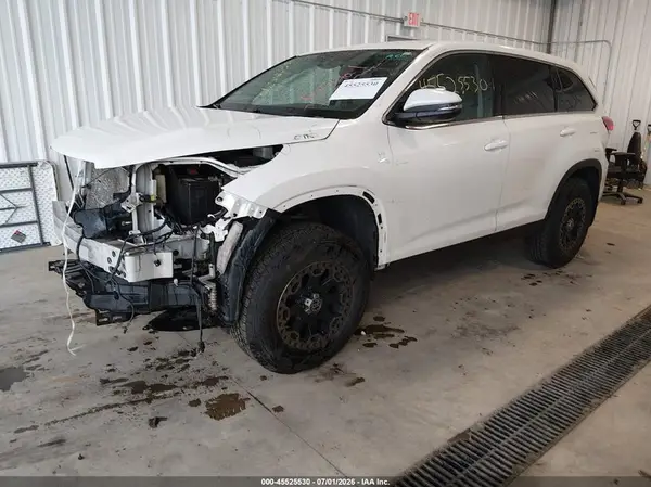 5TDBZRFH3KS969422 2019 TOYOTA HIGHLANDER - Image 2