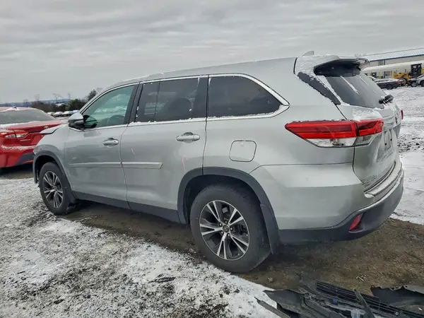 5TDBZRFH3KS976063 2019 TOYOTA HIGHLANDER - Image 2