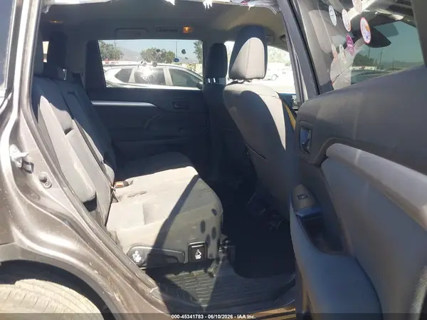 5TDBZRFH3KS978802 2019 TOYOTA HIGHLANDER - Image 8