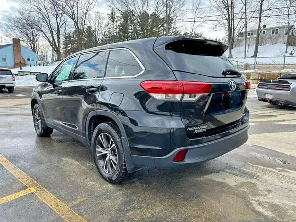 5TDBZRFH3KS986608 2019 TOYOTA HIGHLANDER - Image 2