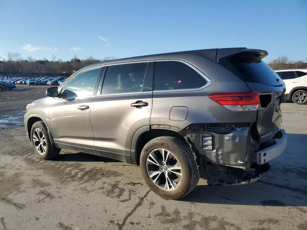 5TDBZRFH3KS987838 2019 TOYOTA HIGHLANDER - Image 2