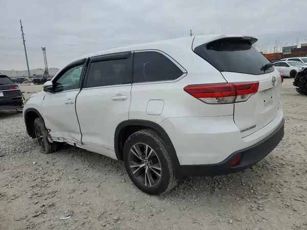 5TDBZRFH4HS364608 2017 TOYOTA HIGHLANDER - Image 2