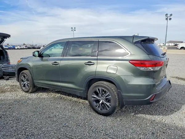 5TDBZRFH4HS364706 2017 TOYOTA HIGHLANDER - Image 2