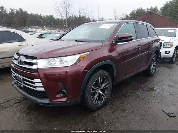 5TDBZRFH4HS387080 2017 TOYOTA HIGHLANDER - Image 2